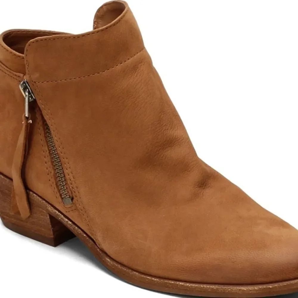 SAM EDELMAN PACKER SIDE ZIPPER CLOSURE BOOT